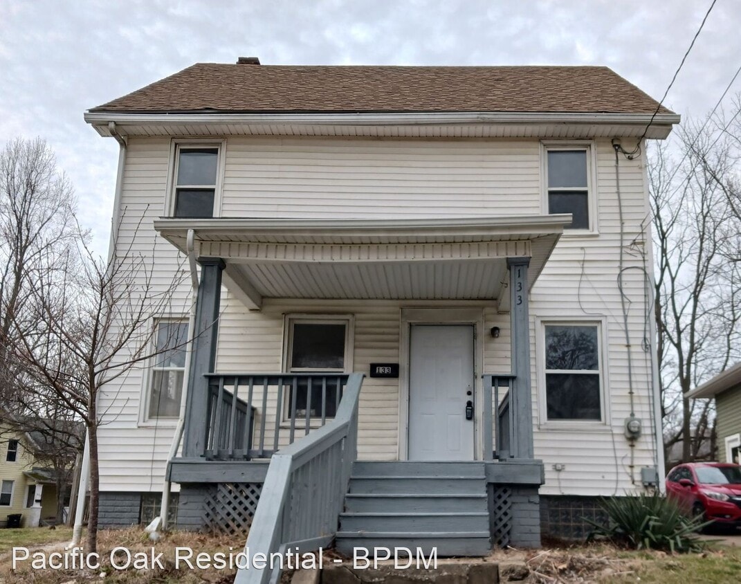 Primary Photo - 3 br, 1 bath House - 133 W Cuyahoga Falls Ave