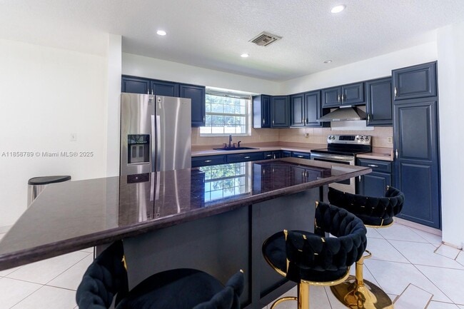 Building Photo - 2011 N 43rd Ave