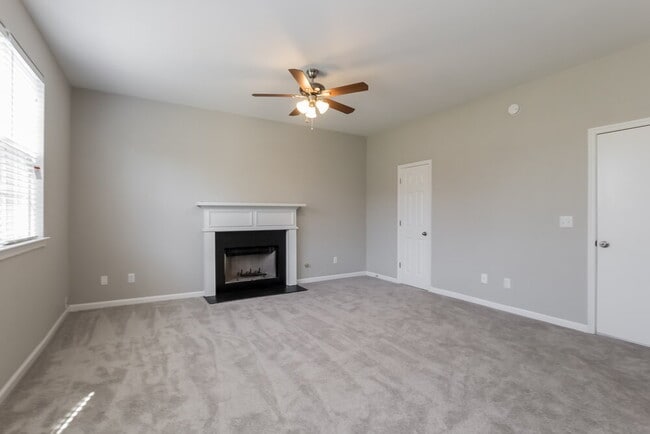 Building Photo - 6923 Silver Grass Ct