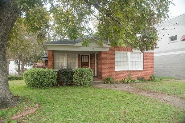 Primary Photo - 1401 S Washington Ave