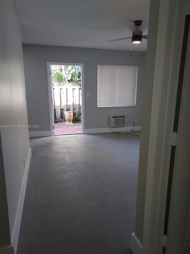 Foto del edificio - 808 SW 14th Terrace