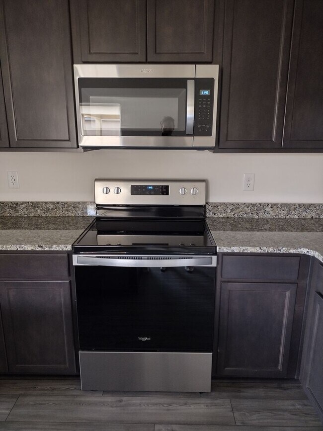 Foto del edificio - 3 bedroom 2 bathroom NEW Build HOME For RENT