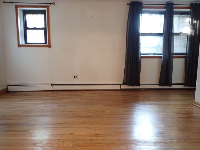 Foto del edificio - 326 Carlton Ave