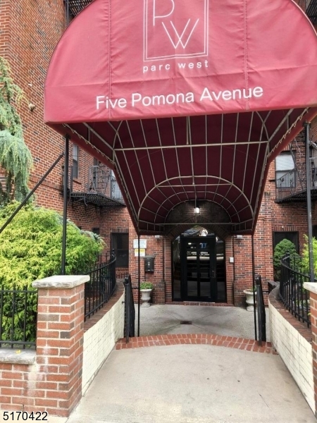 Foto del edificio - 5 Pomona Ave