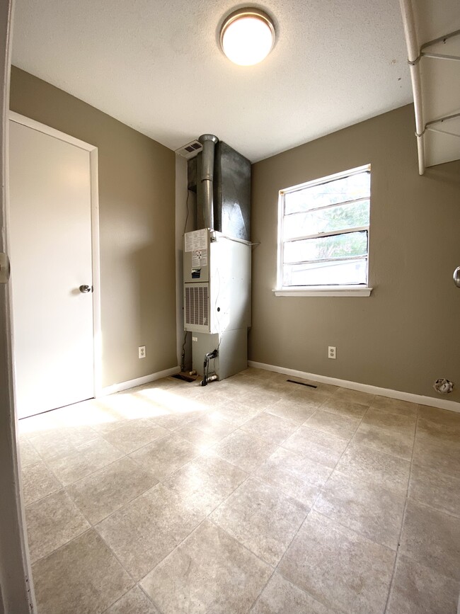 Foto del edificio - 213 E Swiss Lane Ct