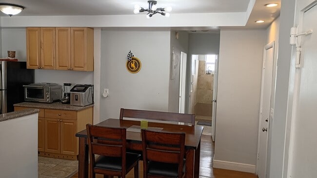 Photo - 1616 Michigan Ave Townhome