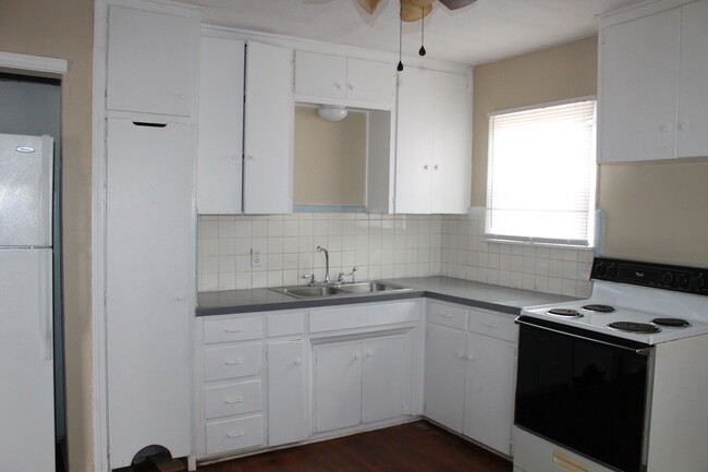 Foto del edificio - 2 beds, Tinker Close