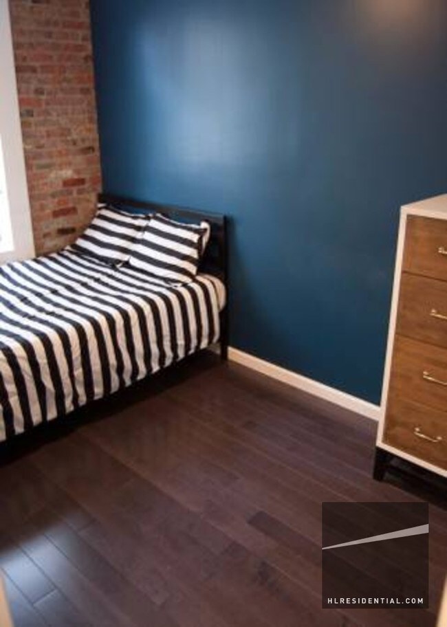 Building Photo - 407 Keap St