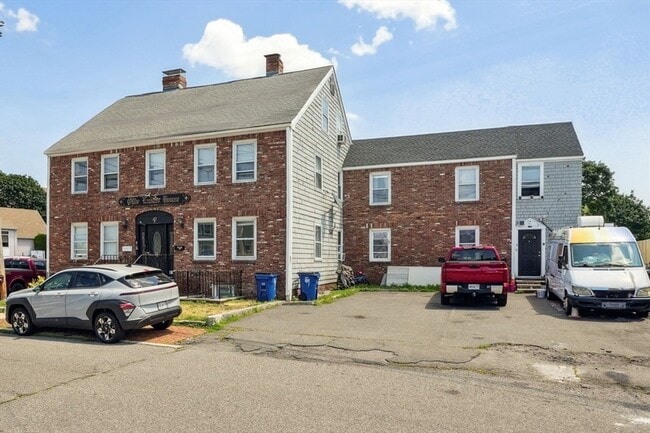 Building Photo - 281 Beach St