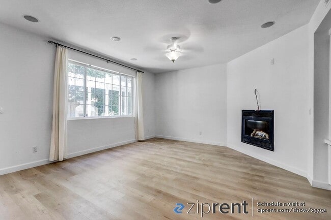 Building Photo - 2368 Marina Glen Way