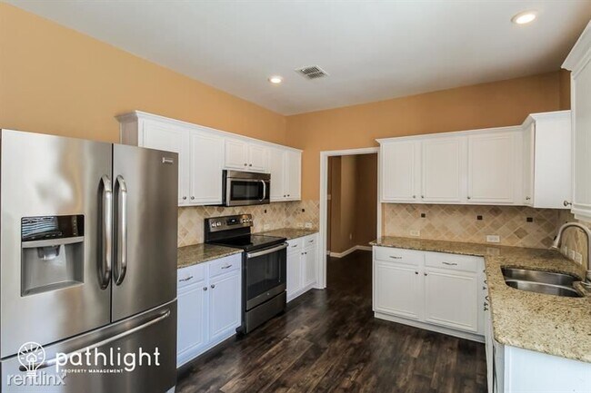 Foto del edificio - 5 br, 2.5 bath House - 2012 Piedmont Dr UNIT