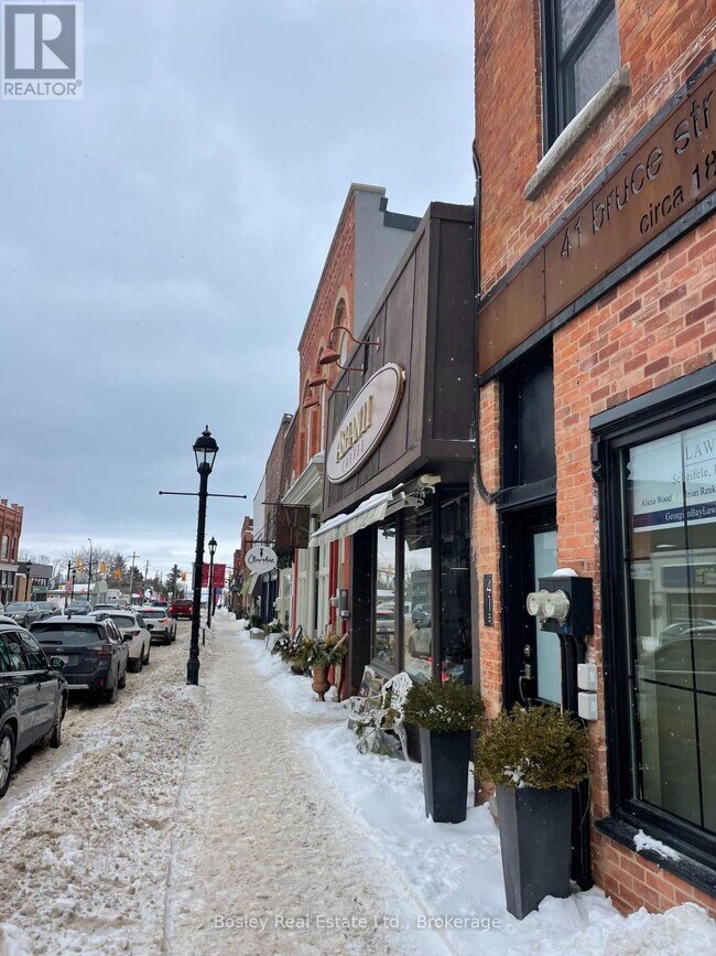 Photo du bâtiment - 41 Bruce St S