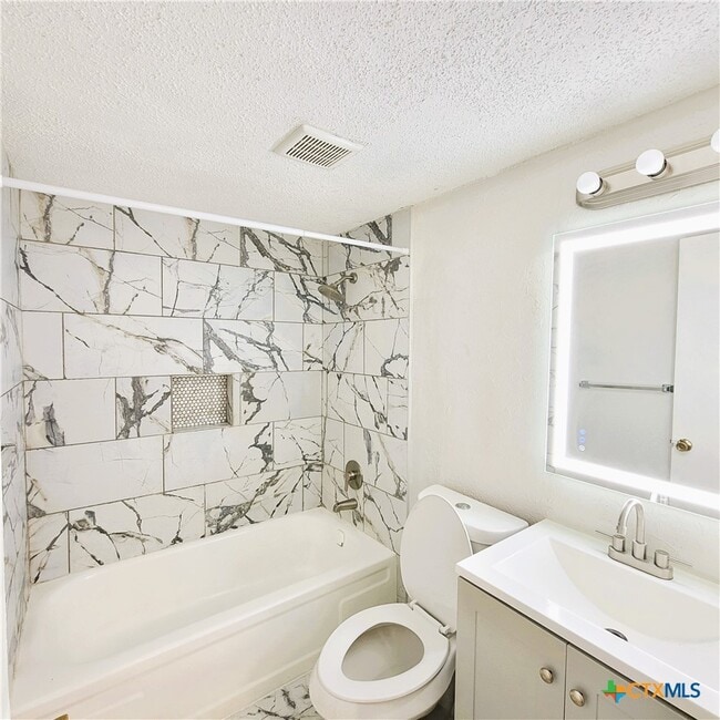 Foto del edificio - 1901 N 10th St