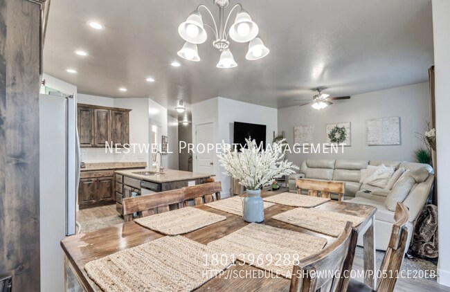 Foto del edificio - Spacious 5 Bedroom Herriman Townhome