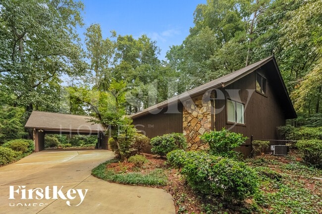 Building Photo - 1829 E Gate Dr