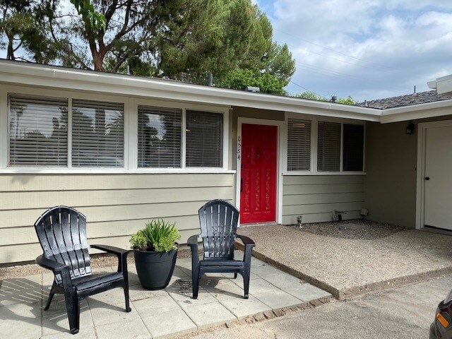 Primary Photo - 8554 Fullbright Ave