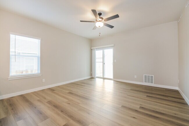 Foto del edificio - 9462 Truckee Ct