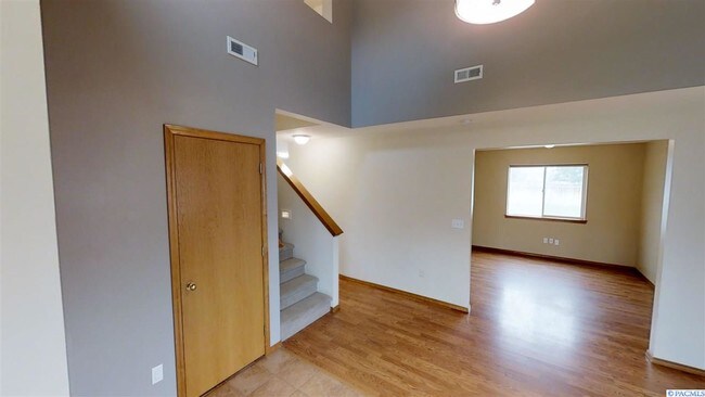 Building Photo - 5201 Crane Dr