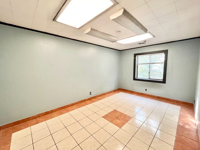 Foto del edificio - 8132 Baldwin St