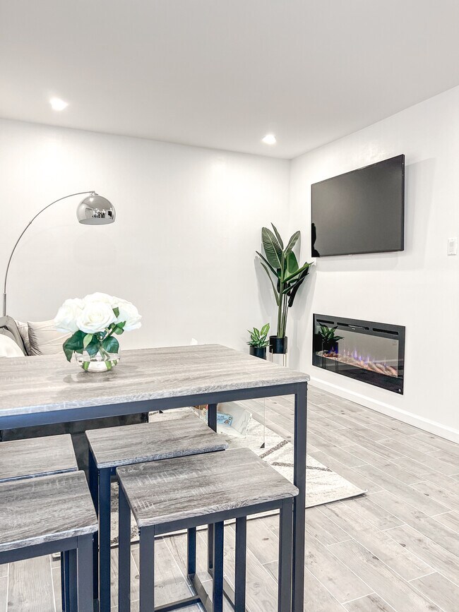 Building Photo - 8850 24th Ave