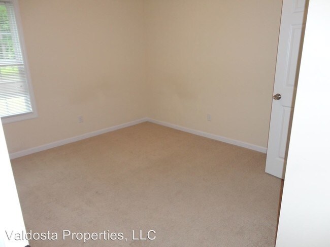 Building Photo - 3 br, 2 bath Apartment - 215 Gard Street