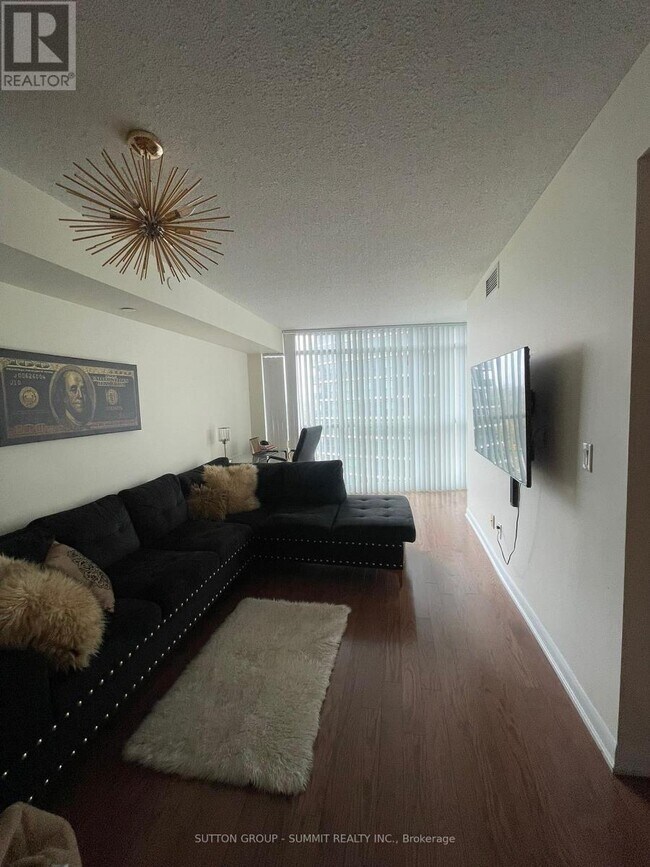 Building Photo - 215 Sherway Gardens Rd
