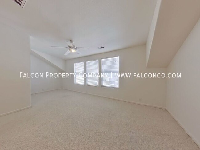 Building Photo - Adorable Studio in Spring Creek! - Lease P...