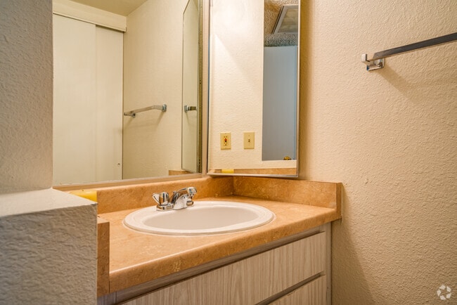 1 BR, 1 BA - 456SF (B) - Sandstone Apartment Homes