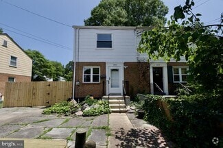 Building Photo - 5715 Fenwick Dr