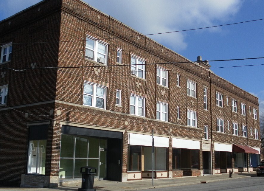 Primary Photo - 13620 Detroit Ave
