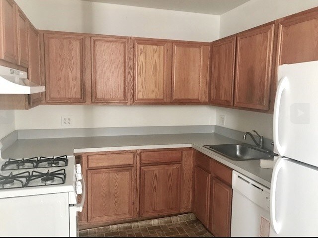 Foto del edificio - 393 John F. Kennedy Blvd