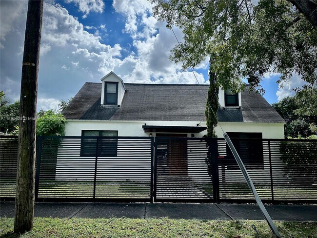 Foto del edificio - 742 NW 50th St