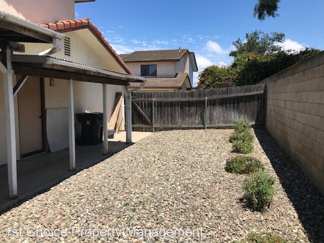 Building Photo - 3 br, 2.5 bath House - 1747 Rio Vista Lane