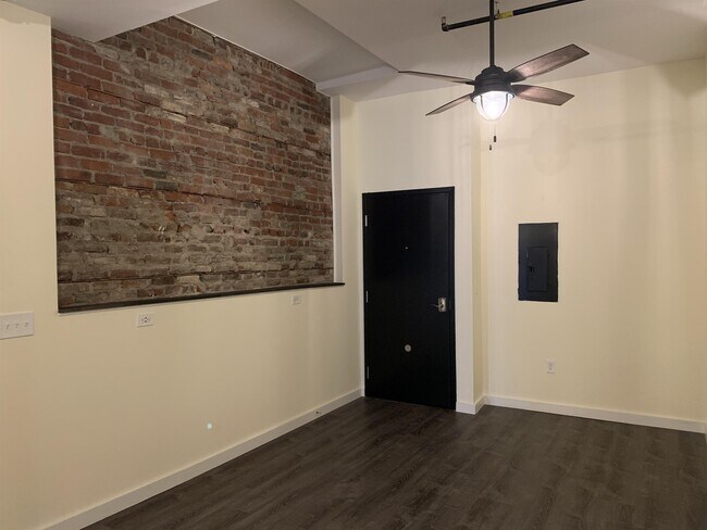 Foto del edificio - 833 N Market St