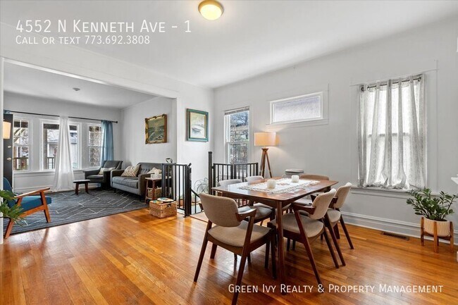 Building Photo - Spacious 3 Bed/ 2 Bath Duplex with Garage ...