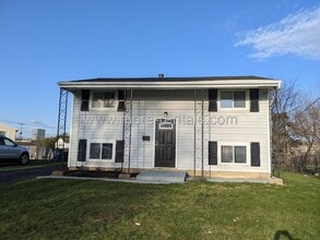 Building Photo - 1584 Southfield Dr S