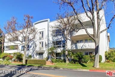 Foto principal - 9105 Carmelita Ave