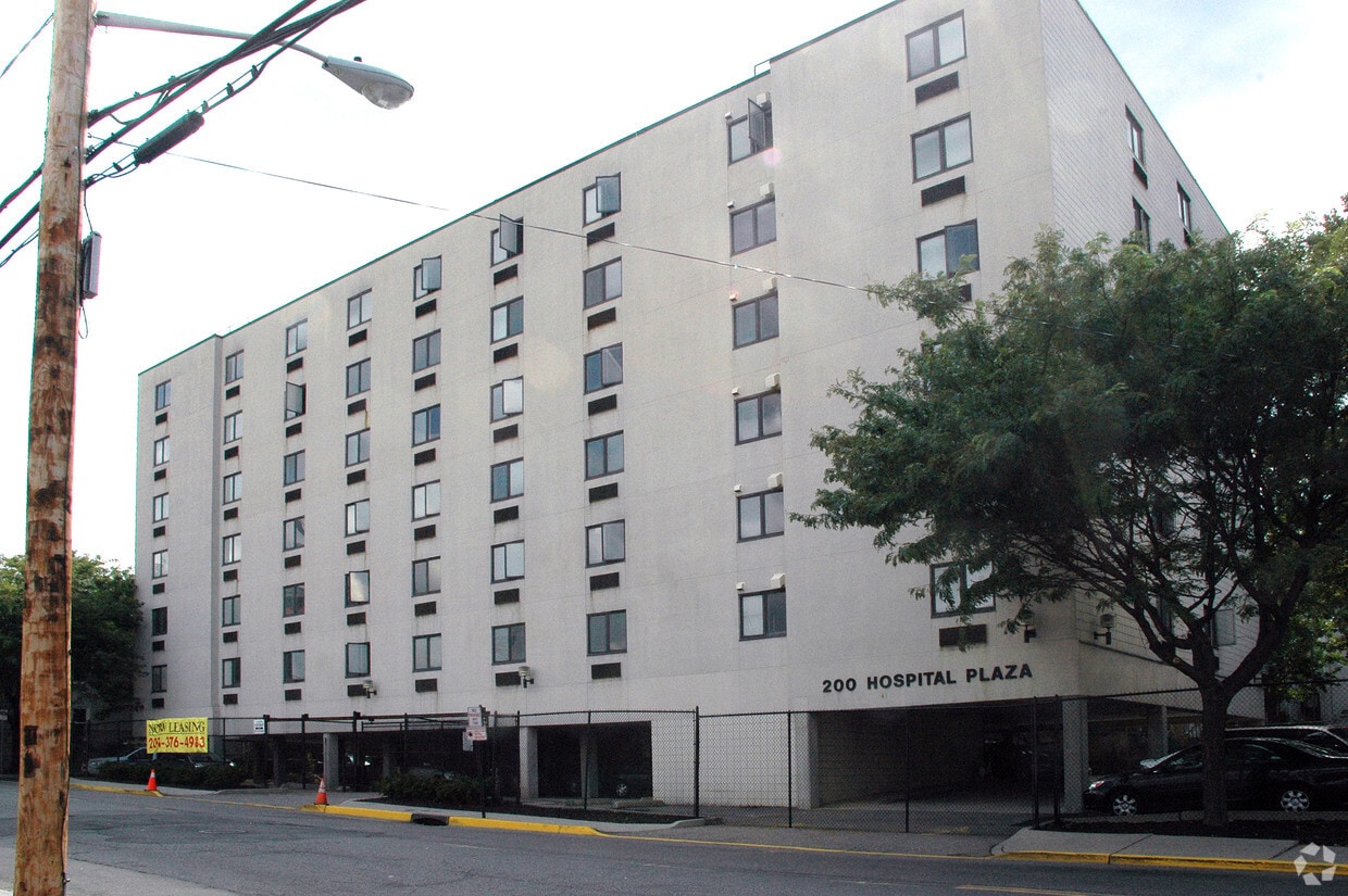 Building Photo - Hospital Plaza