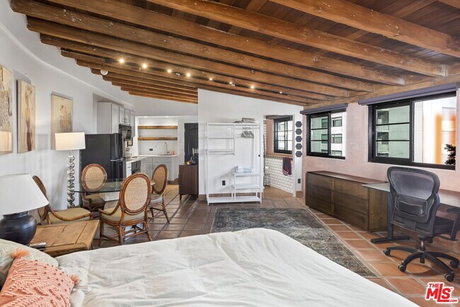 Building Photo - 8425 W Sunset Blvd