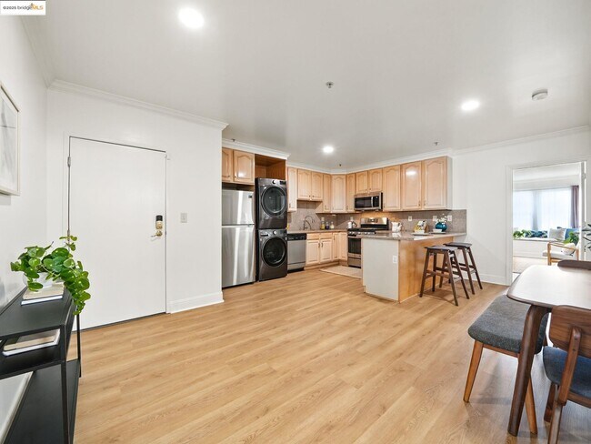 Building Photo - 1515 14th Ave