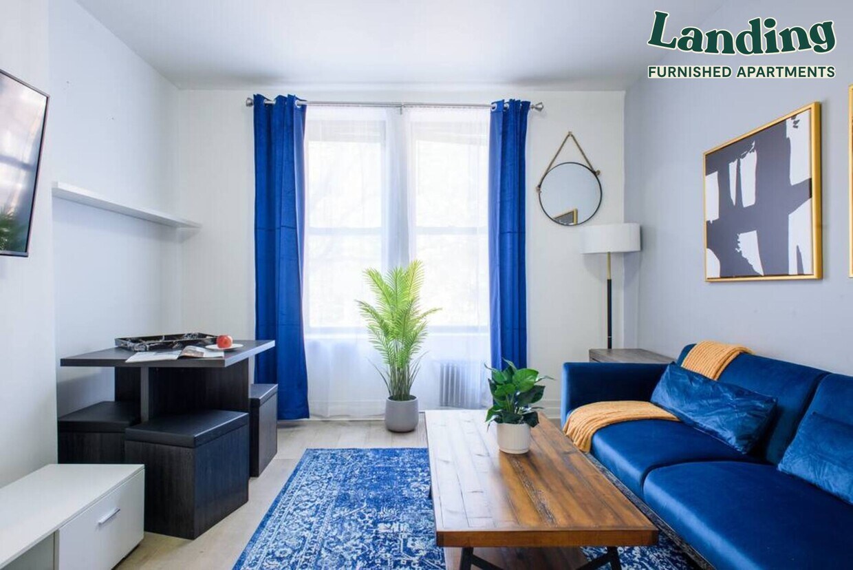 Foto principal - 428 W 47th St