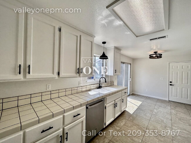 Building Photo - 808 Tassajara Ct