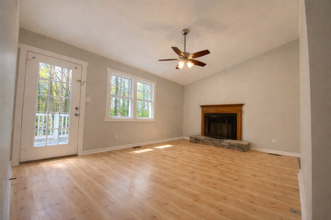 Foto del edificio - Charming Bungalow in Youngsville