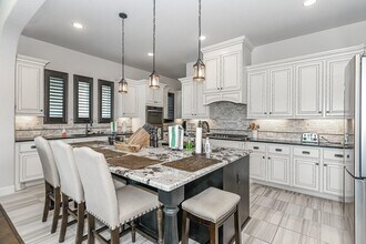 Building Photo - 6110 Meadow Bluff Ct