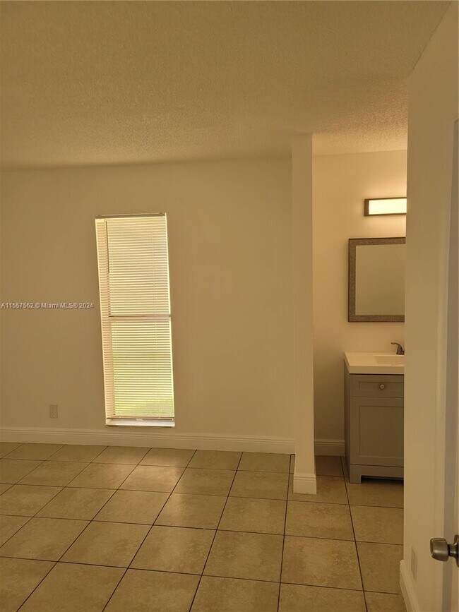 Foto del edificio - 4455 Treehouse Ln
