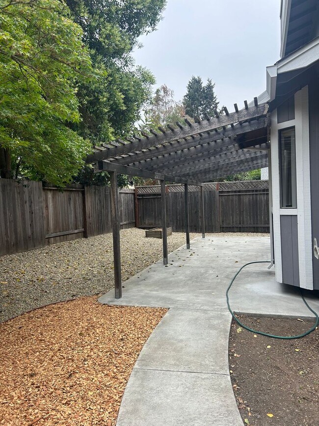 Foto del edificio - COMING SOON!! Gorgeous 4 bed 3 bath home l...