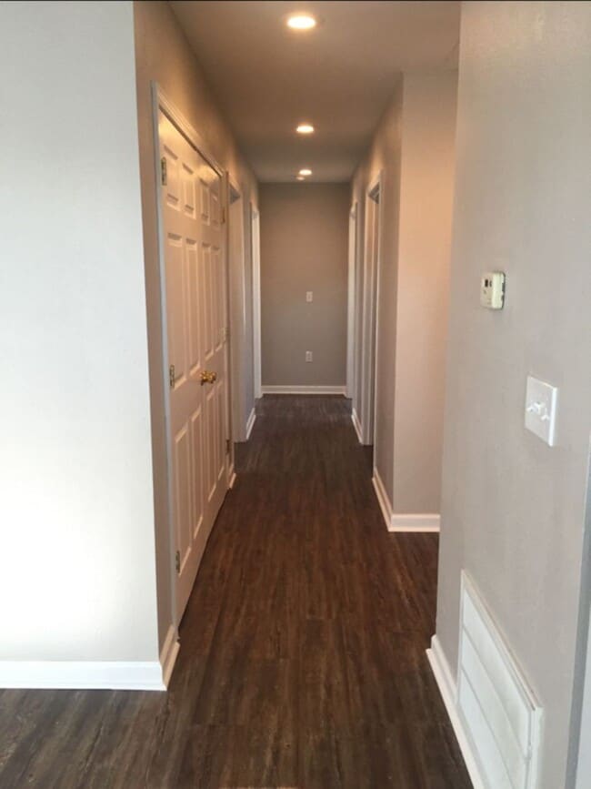 Building Photo - GREAT LOCATION! 3 BEDROOM 2 BATH HOME FOR LEASE IN JOPLIN-$1275 RENT-$1275 DEPOSIT