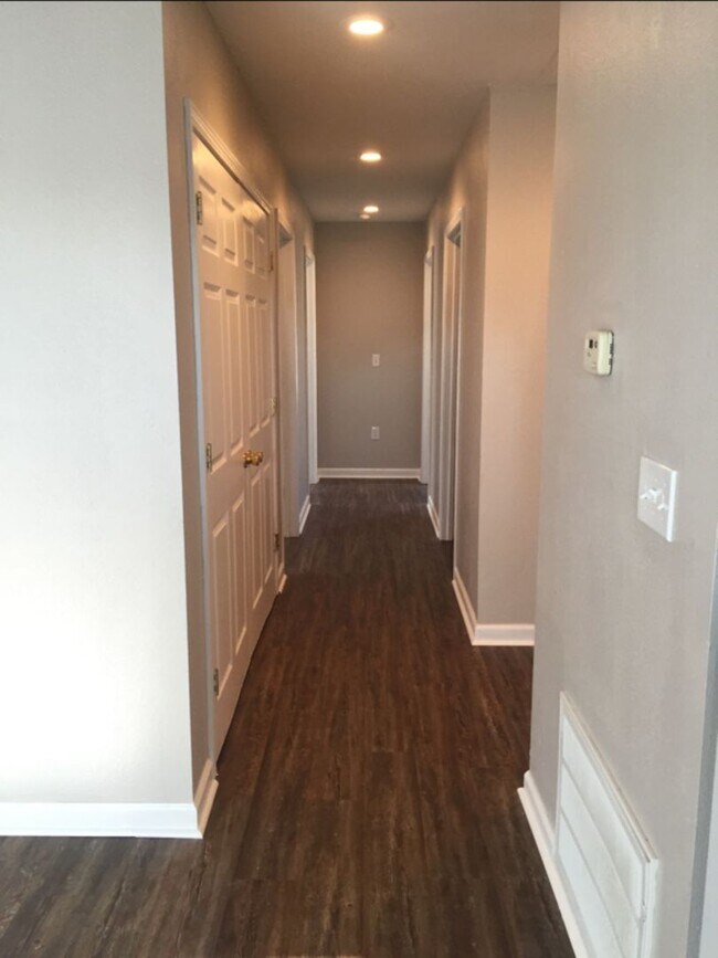 Foto del edificio - GREAT LOCATION! 3 BEDROOM 2 BATH HOME FOR LEASE IN JOPLIN-$1275 RENT-$1275 DEPOSIT