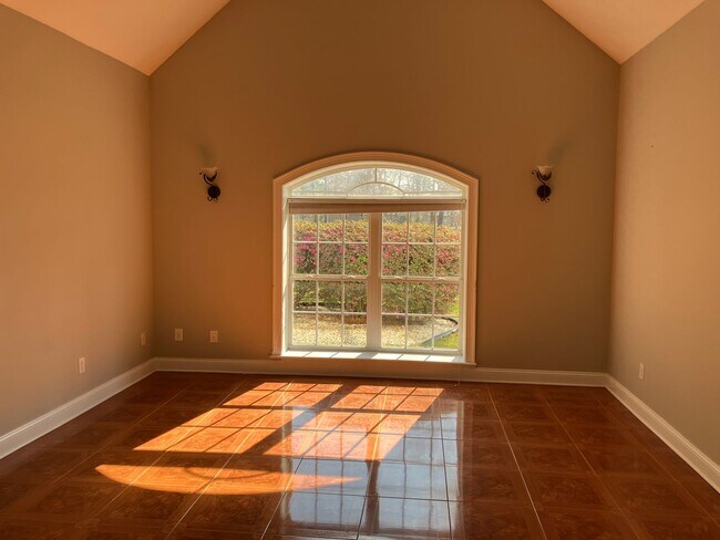 Building Photo - Beautiful Home On The Shallotte River - Lo...