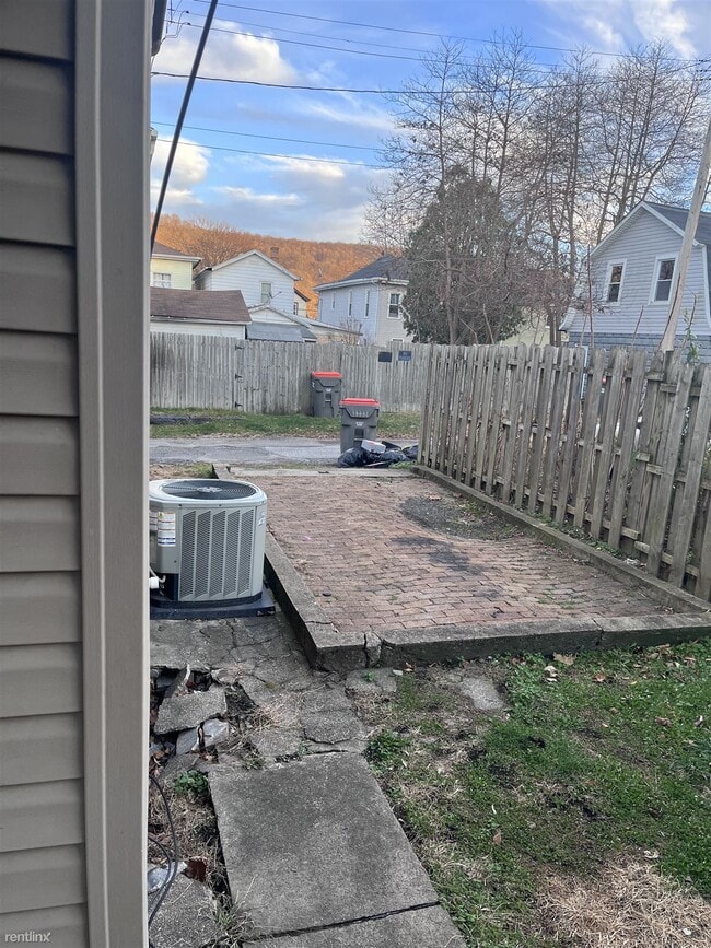 Building Photo - 2 br, 1 bath House - 517 19th Street